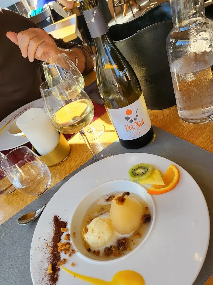 Poire Pochée Au Miel Citron